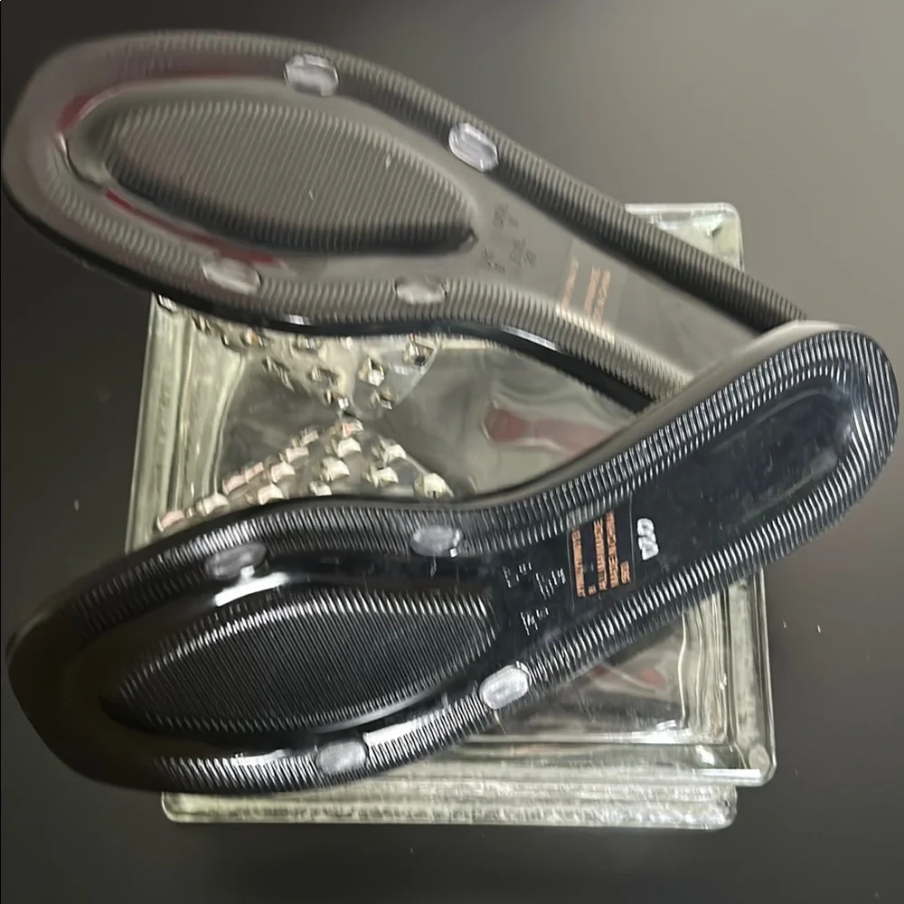 Steve Madden‎ New Black and Silver Slide Sandals